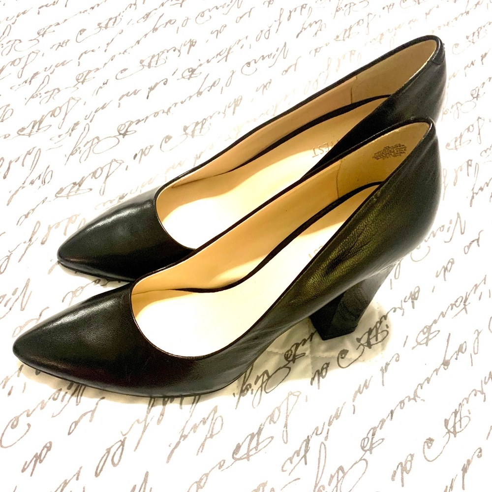 Nine West Black Pumps